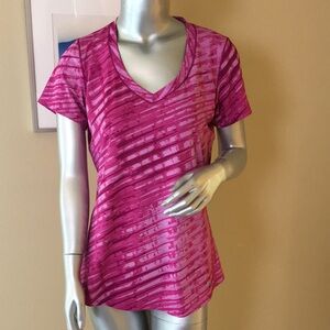 UNDER ARMOUR | Heat Gear Printed V-Neck Tee Shirt